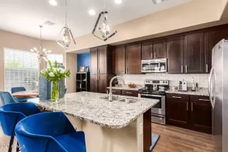 Photo #5: 6248882 Listing