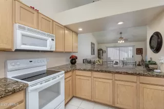 Photo #5: 6249107 Listing