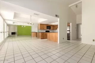 Photo #3: 6249314 Listing