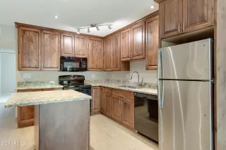 Photo #5: 6249454 Listing