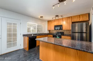 Photo #4: 6249740 Listing