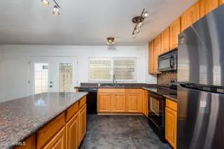 Photo #5: 6249740 Listing