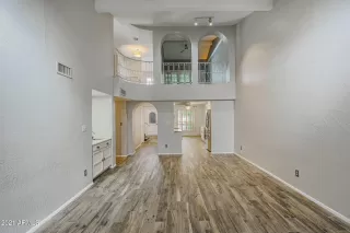 Photo #2: 6249749 Listing 