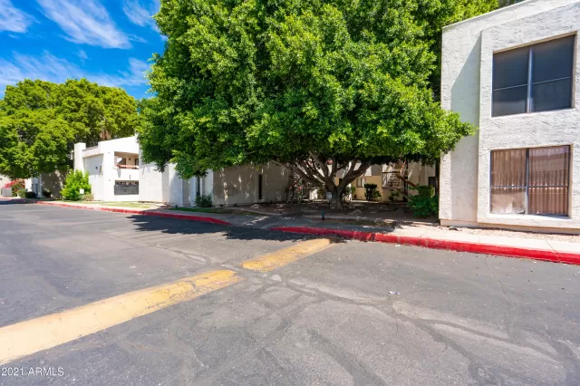 MLS: 6249935 Condo For Sale