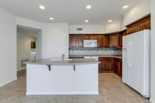 Photo #5: 6249969 Listing