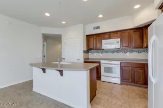 Photo #6: 6249969 Listing