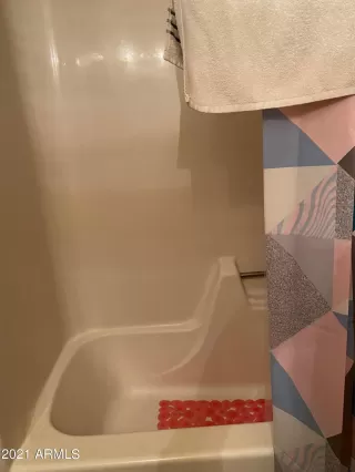 Photo #6: 6249985 Listing