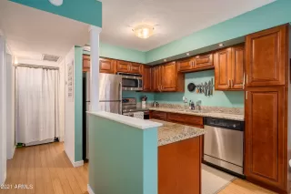 Photo #5: 6250303 Listing