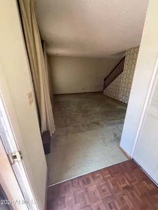 Photo #2: 6250588 Listing