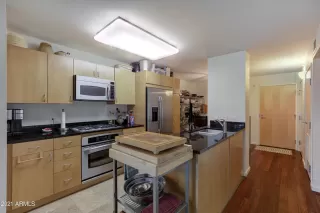 Photo #5: 6250749 Listing