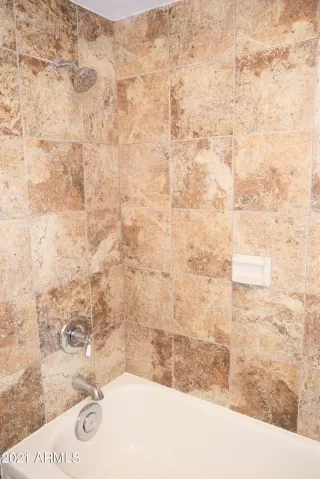 Photo #6: 6250934 Listing