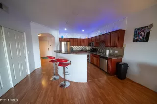 Photo #5: 6250958 Listing