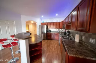 Photo #6: 6250958 Listing