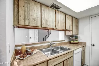 Photo #6: 6251185 Listing 