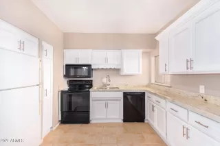 Photo #3: 6251209 Listing 