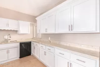 Photo #5: 6251209 Listing 