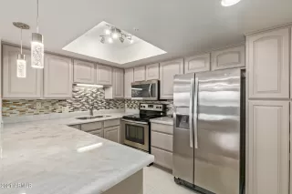 Photo #5: 6251282 Listing