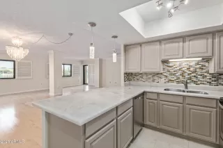 Photo #6: 6251282 Listing