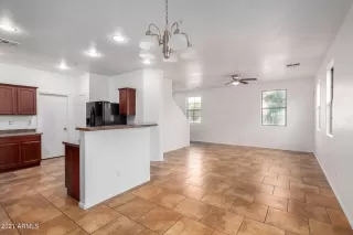 Photo #5: 6251354 Listing