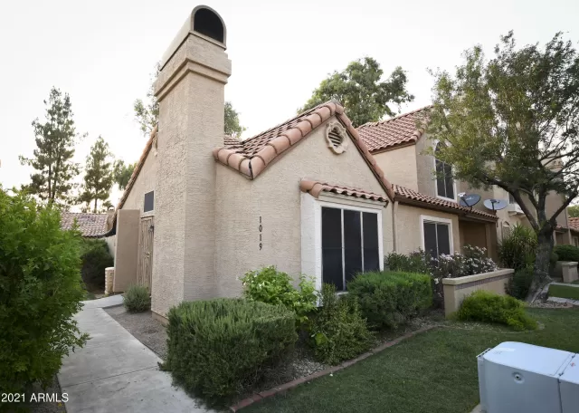 MLS: 6251653 Condo For Sale