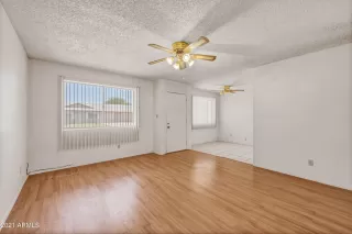 Photo #4: 6251741 Listing