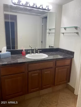 Photo #5: 6251773 Listing