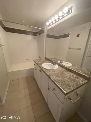 Photo #6: 6251861 Listing