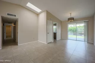 Photo #6: 6251902 Listing