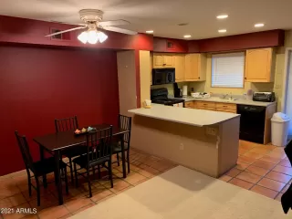 Photo #4: 6252091 Listing