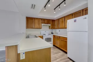 Photo #5: 6252269 Listing