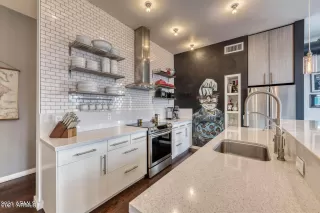 Photo #4: 6252359 Listing