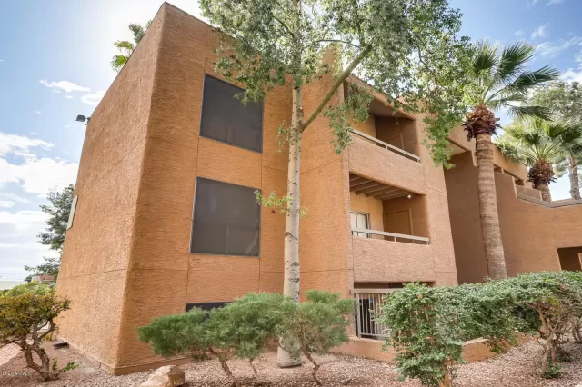 MLS: 6252449 Condo For Sale