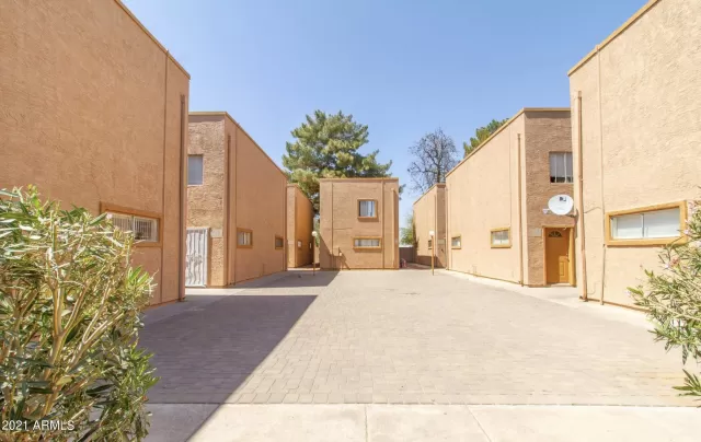 MLS: 6252929 Condo For Sale