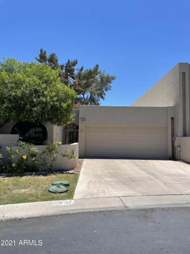 MLS: 6252932 Condo For Sale