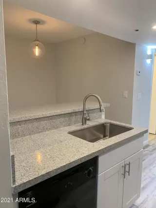 Photo #2: 6253085 Listing 