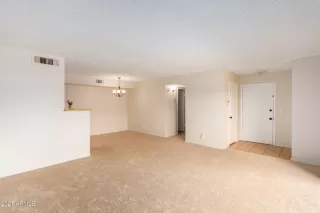 Photo #4: 6253929 Listing