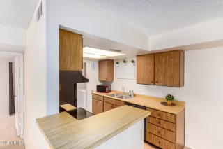 Photo #5: 6253929 Listing