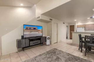 Photo #3: 6254196 Listing