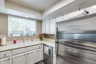 Photo #5: 6254756 Listing