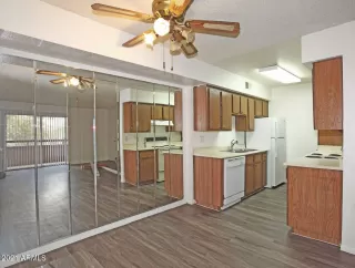 Photo #4: 6254978 Listing