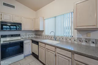 Photo #5: 6255180 Listing