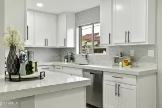 Photo #5: 6255219 Listing 