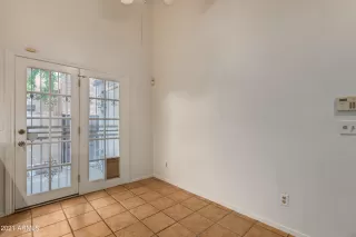 Photo #5: 6255256 Listing