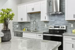 Photo #6: 6255527 Listing