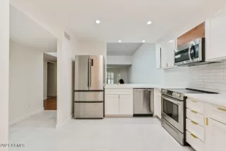 Photo #2: 6255672 Listing