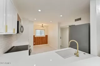 Photo #5: 6255672 Listing