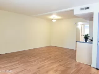 Photo #4: 6255800 Listing