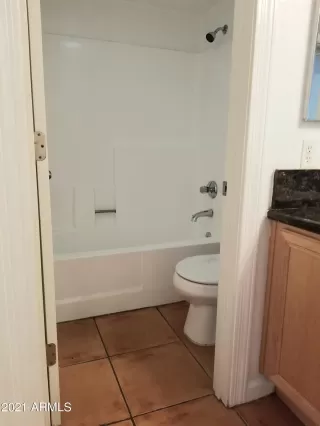 Photo #6: 6255800 Listing