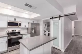 Photo #6: 6255835 Listing