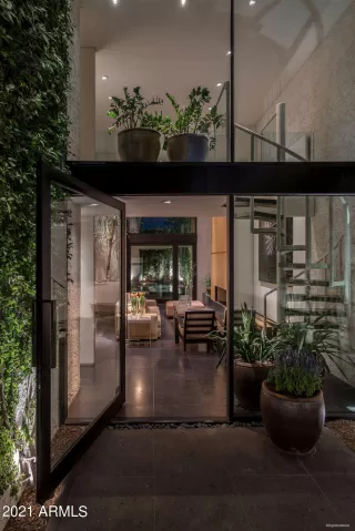 Photo #2: 6255899 Listing 